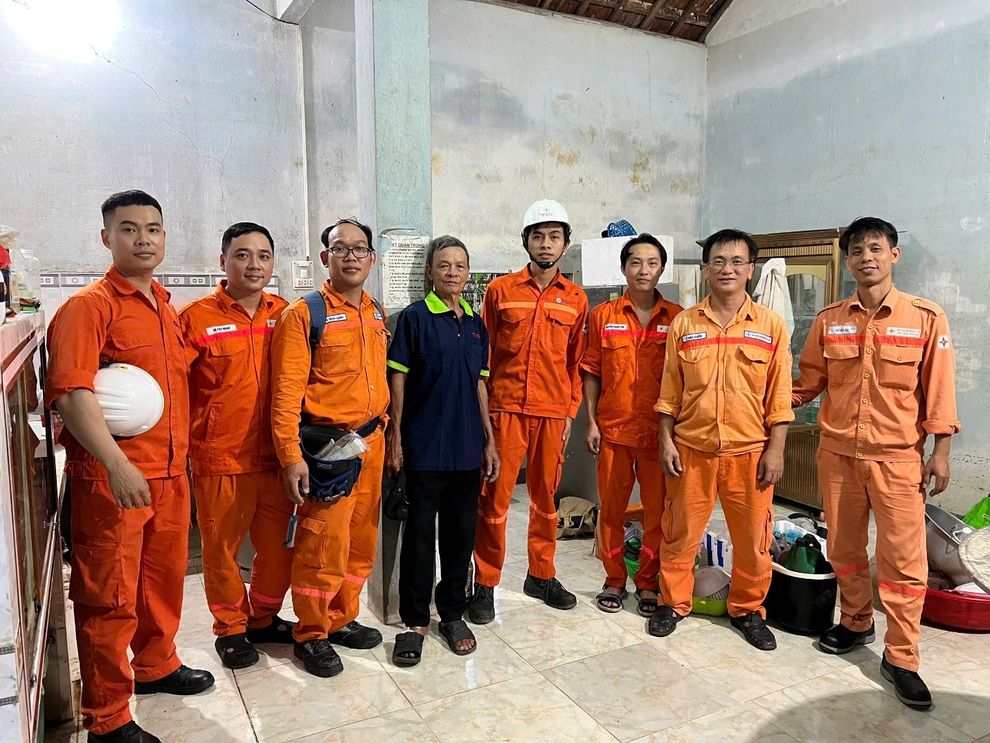 Đoàn thanh niên EVNGENCO2 chung tay hỗ trợ người dân vùng lũ tại Trung Bộ - 1