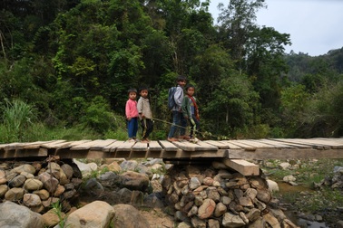 MBageas Life đồng hành cùng trẻ em vùng cao “chinh phục” con chữ