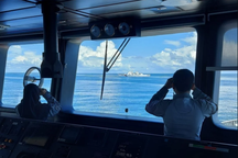 Biển Đông “nóng” vụ Indonesia đuổi tàu hải cảnh Trung Quốc