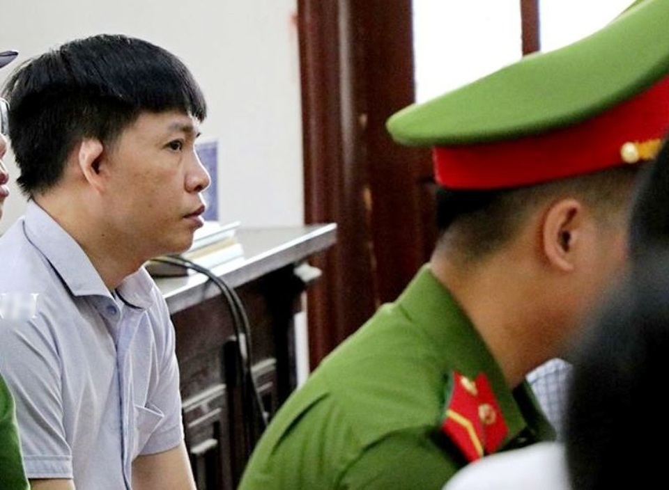 Vụ gian lận điểm thi: “Một tay bị cáo không thể làm được cỗ!” - 3 Vụ gian lận điểm thi: “Một tay bị cáo không thể làm được cỗ!” - 3