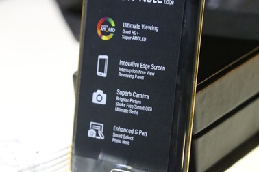 Cận cảnh Galaxy Note Edge mạ vàng tại Việt Nam