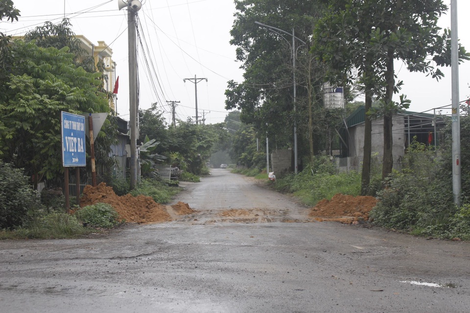Quảng Ninh lên tiếng việc dựng hàng rào bê tông chặn... dịch Covid-19 - 6 Quảng Ninh lên tiếng việc dựng hàng rào bê tông chặn... dịch Covid-19 - 6