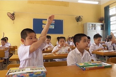 Quá tải “heo vàng”, học sinh phải luân phiên nghỉ học 