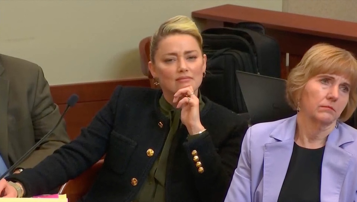 Lời khai như gáo nước lạnh tát vào mặt Amber Heard tại tòa - 4 Lời khai như gáo nước lạnh tát vào mặt Amber Heard tại tòa - 4