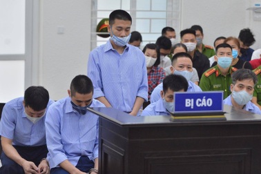 Nhận tiền bảo kê "xe vua", cựu TTGT nói được nhờ "mua cây quất, cây đào"