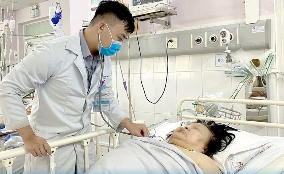 Tự ý tăng liều thuốc điều trị tiểu đường, bệnh nhân nguy kịch - 1 Tự ý tăng liều thuốc điều trị tiểu đường, bệnh nhân nguy kịch - 1