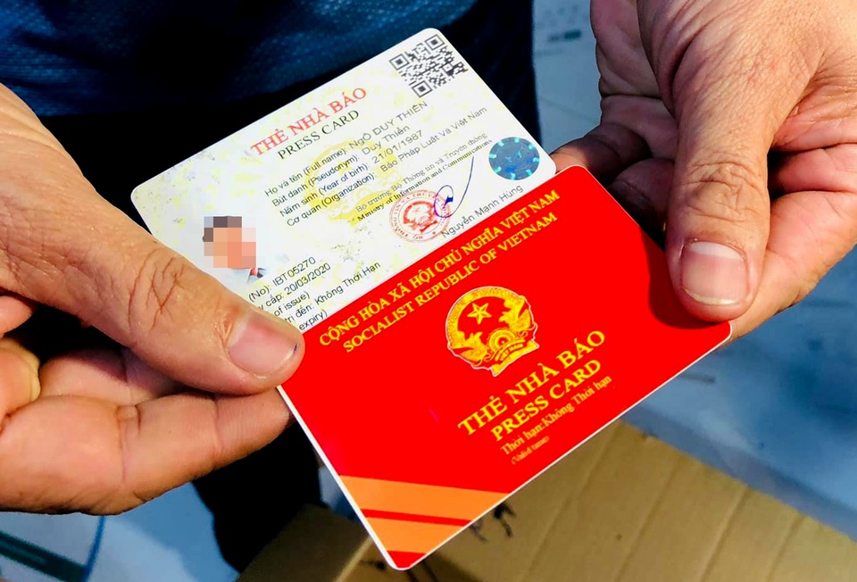 Bên trong xưởng làm giả giấy tờ, con dấu quy mô cực “khủng” ở phía Nam - 9 Bên trong xưởng làm giả giấy tờ, con dấu quy mô cực “khủng” ở phía Nam - 9