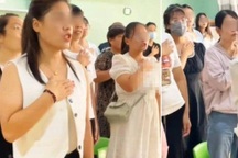 Hiệu trưởng bị cách chức vì bắt phụ huynh "thề không giận dữ" với giáo viên