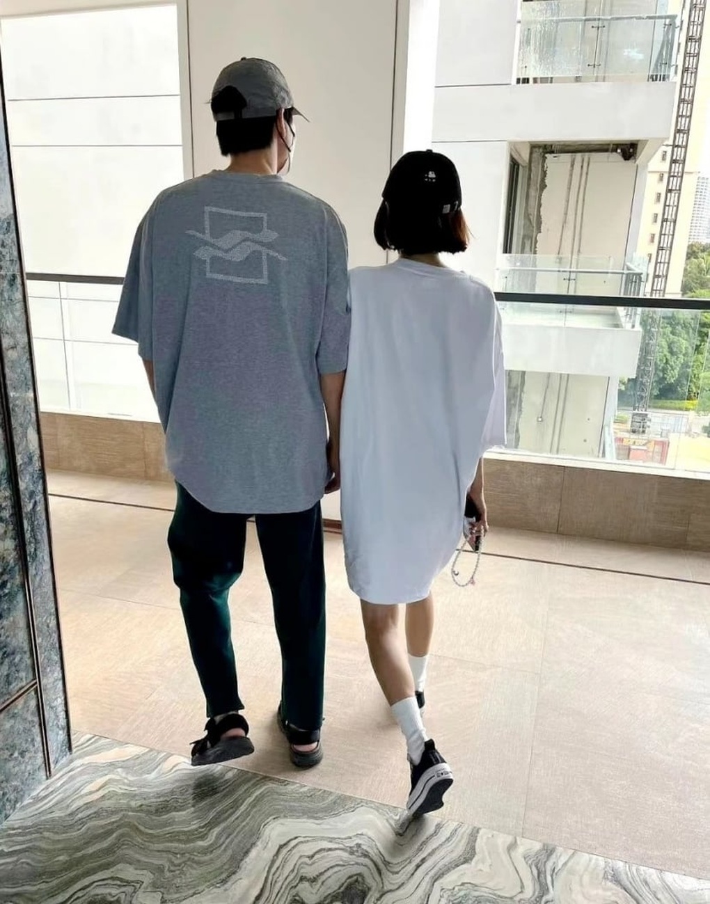 Phú Sát hoàng hậu Tần Lam hẹn hò bạn trai kém 10 tuổi: Cứ từ từ thôi - 3 Phú Sát hoàng hậu Tần Lam hẹn hò bạn trai kém 10 tuổi: Cứ từ từ thôi - 3