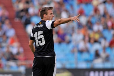 Arsenal hoàn tất thương vụ mua “kèo trái” của Malaga