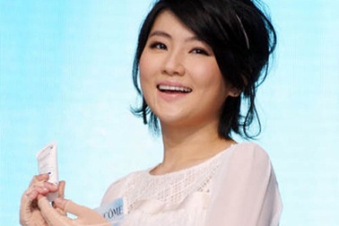 Fan bức xúc khi clip vụ bỏng của Selina được dùng để quảng cáo 