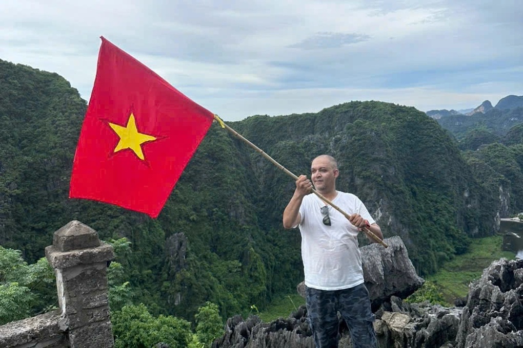 Lao động ngoại muốn sống mãi ở Việt Nam vì an toàn và dễ chịu - 1 Lao động ngoại muốn sống mãi ở Việt Nam vì an toàn và dễ chịu - 1