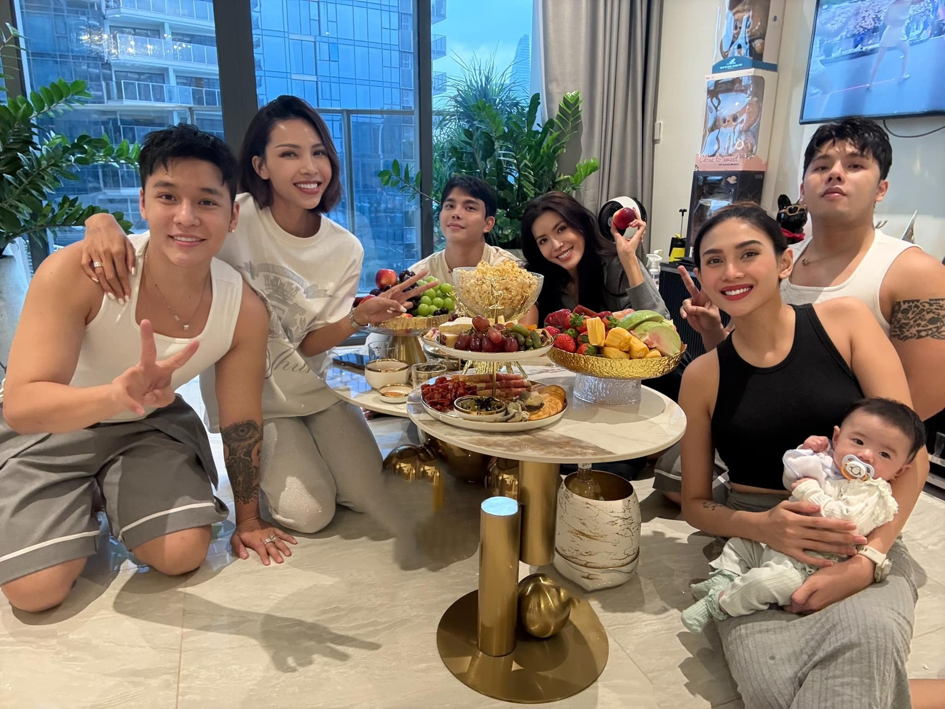 Võ Hoàng Yến sau sinh: Vắng chồng Việt kiều, cuộc sống thay đổi 180 độ - 12