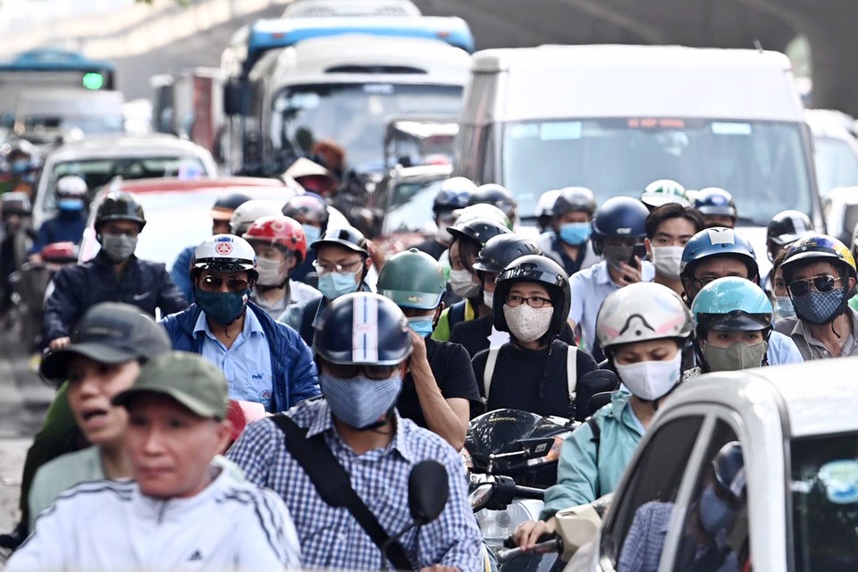 Hà Nội: Đường vành đai 3 thất thủ từ trên cao xuống thấp trong nhiều giờ - 3 Hà Nội: Đường vành đai 3 thất thủ từ trên cao xuống thấp trong nhiều giờ - 3
