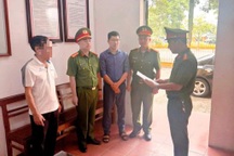 Kế toán trường học chiếm đoạt tiền bảo hiểm y tế của học sinh