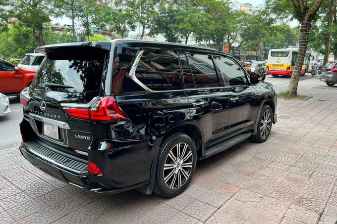 Chiếc Lexus LX 570 này mỗi năm mất giá 1 tỷ đồng, lăn bánh hơn 40.000km - 5