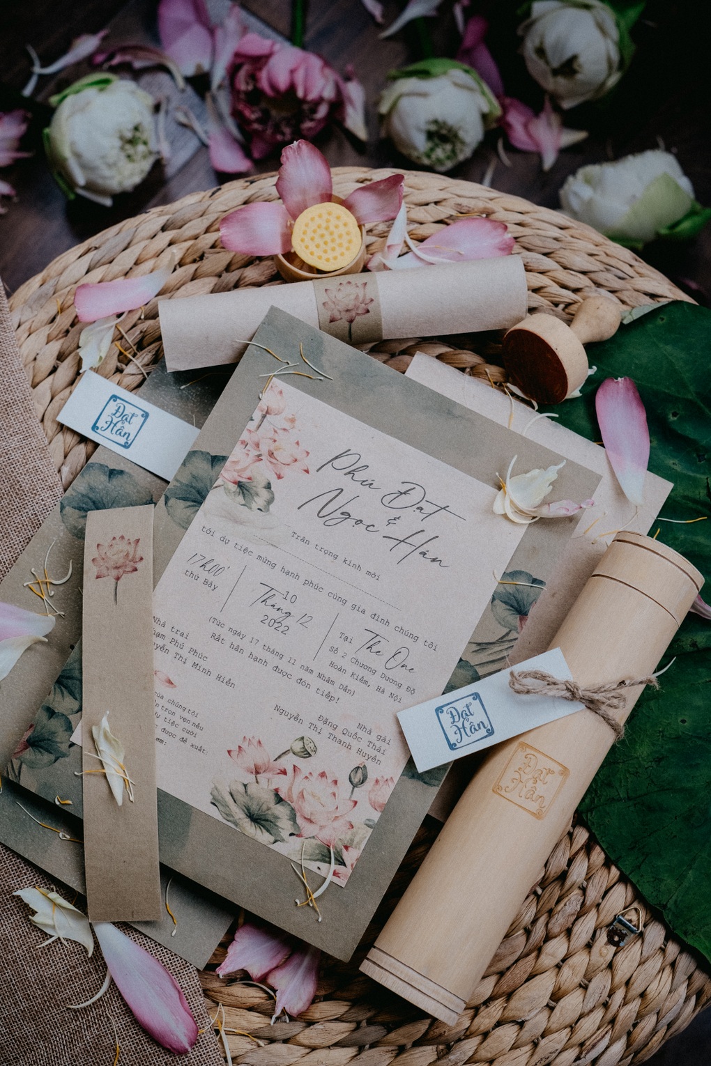 Hoa hậu Ngọc Hân công bố cây thiệp cưới độc đáo được làm bằng ống tre - 9 Hoa hậu Ngọc Hân công bố cây thiệp cưới độc đáo được làm bằng ống tre - 9