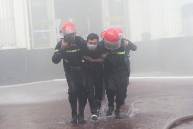 Diễn tập phương án chữa cháy quán karaoke