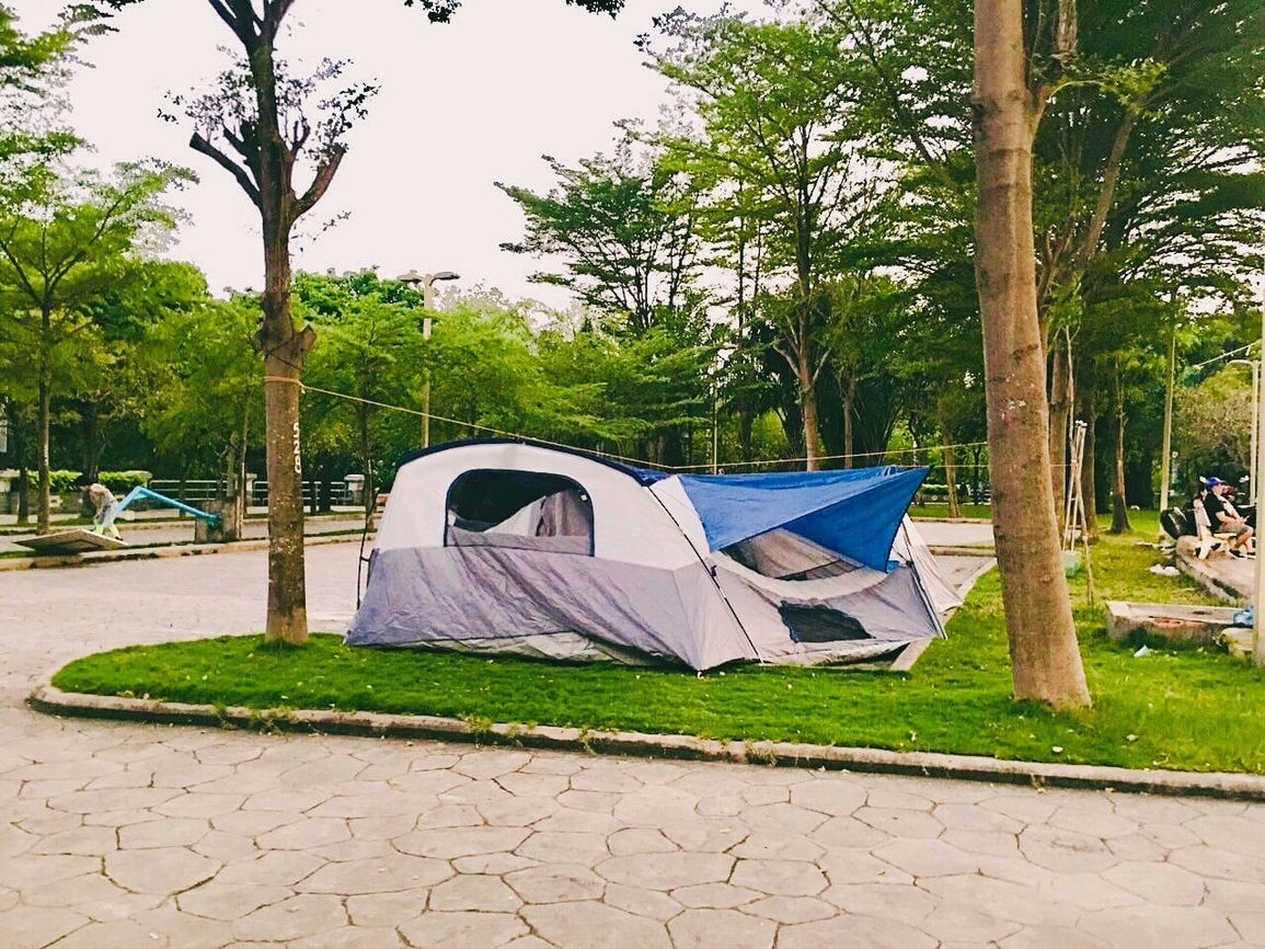 Dân chung cư quây quần gói bánh chưng, cắm trại luộc bánh xuyên đêm ở TPHCM - 4 Dân chung cư quây quần gói bánh chưng, cắm trại luộc bánh xuyên đêm ở TPHCM - 4