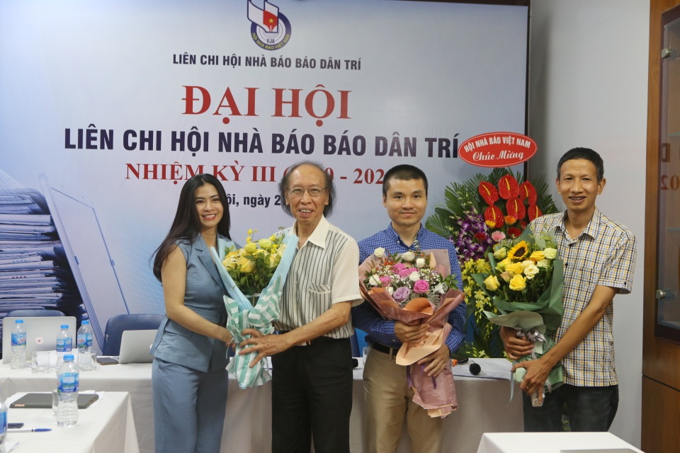 Ra mắt Liên chi hội Nhà báo báo Dân trí nhiệm kỳ 2020-2025 - 2 Ra mắt Liên chi hội Nhà báo báo Dân trí nhiệm kỳ 2020-2025 - 2