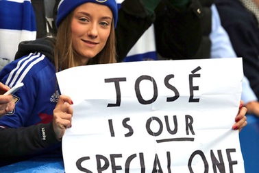 CĐV Chelsea ủng hộ Mourinho, chỉ mặt kẻ phản bội