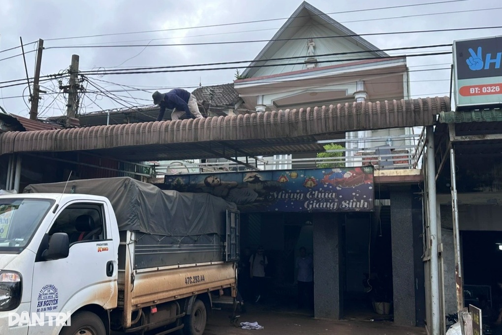 Người dân tháo dỡ nhà tầng, bàn giao mặt bằng cho dự án hơn 1.800 tỷ đồng - 2 Người dân tháo dỡ nhà tầng, bàn giao mặt bằng cho dự án hơn 1.800 tỷ đồng - 2