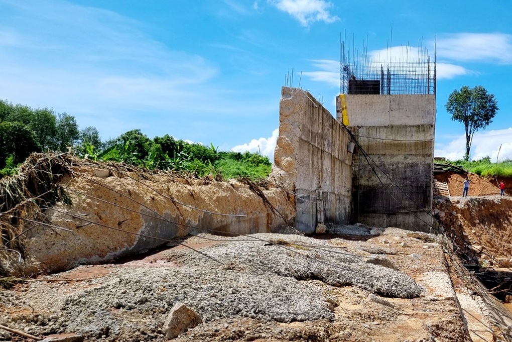 Xác định nguyên nhân vụ vỡ bức tường ngăn nước của thủy điện ở Gia Lai - 3 Xác định nguyên nhân vụ vỡ bức tường ngăn nước của thủy điện ở Gia Lai - 3