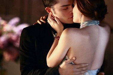 Ân hận vì giới thiệu cô đồng nghiệp trẻ xinh đẹp với chồng