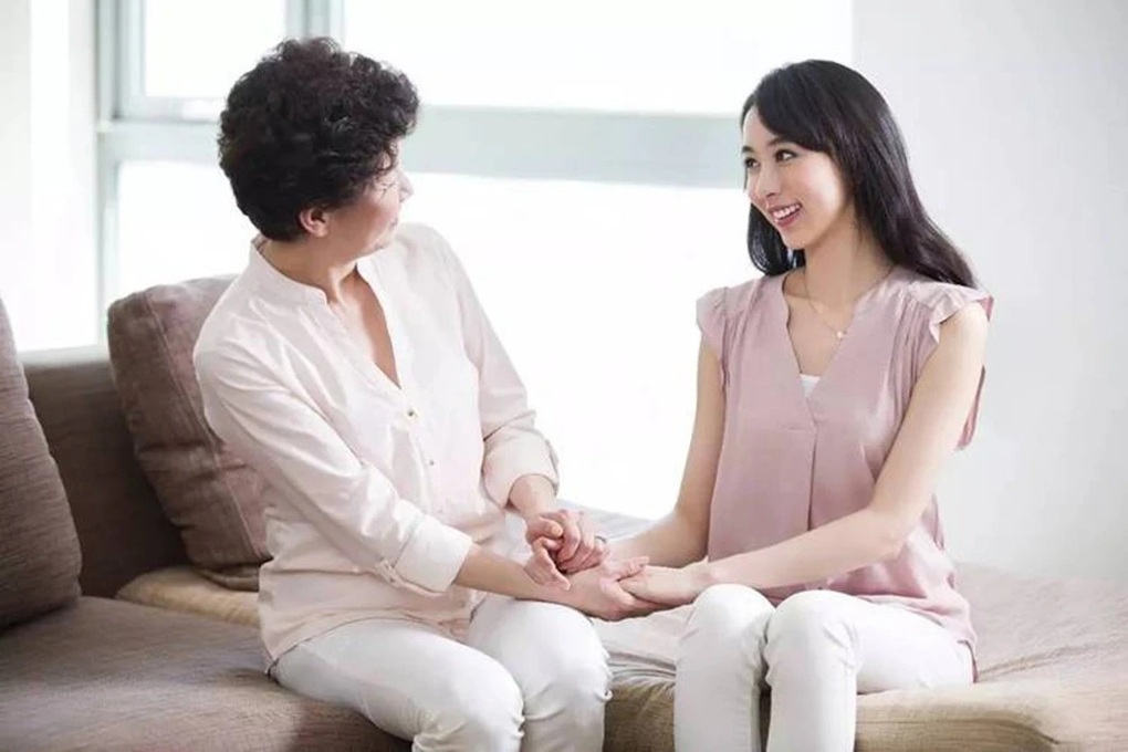 Cuộc điện thoại của tôi khiến con dâu xấu hổ, không dám bỏ giỗ nhà chồng - 1
