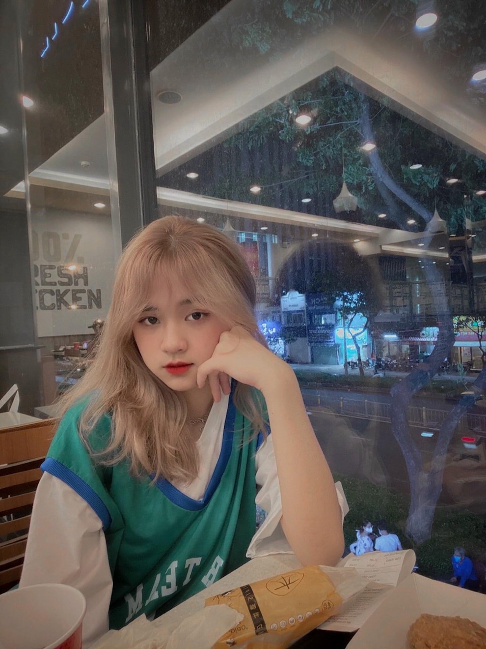 Say lòng trước nét đẹp khả ái của nữ sinh trường Hutech - 7 Say lòng trước nét đẹp khả ái của nữ sinh trường Hutech - 7