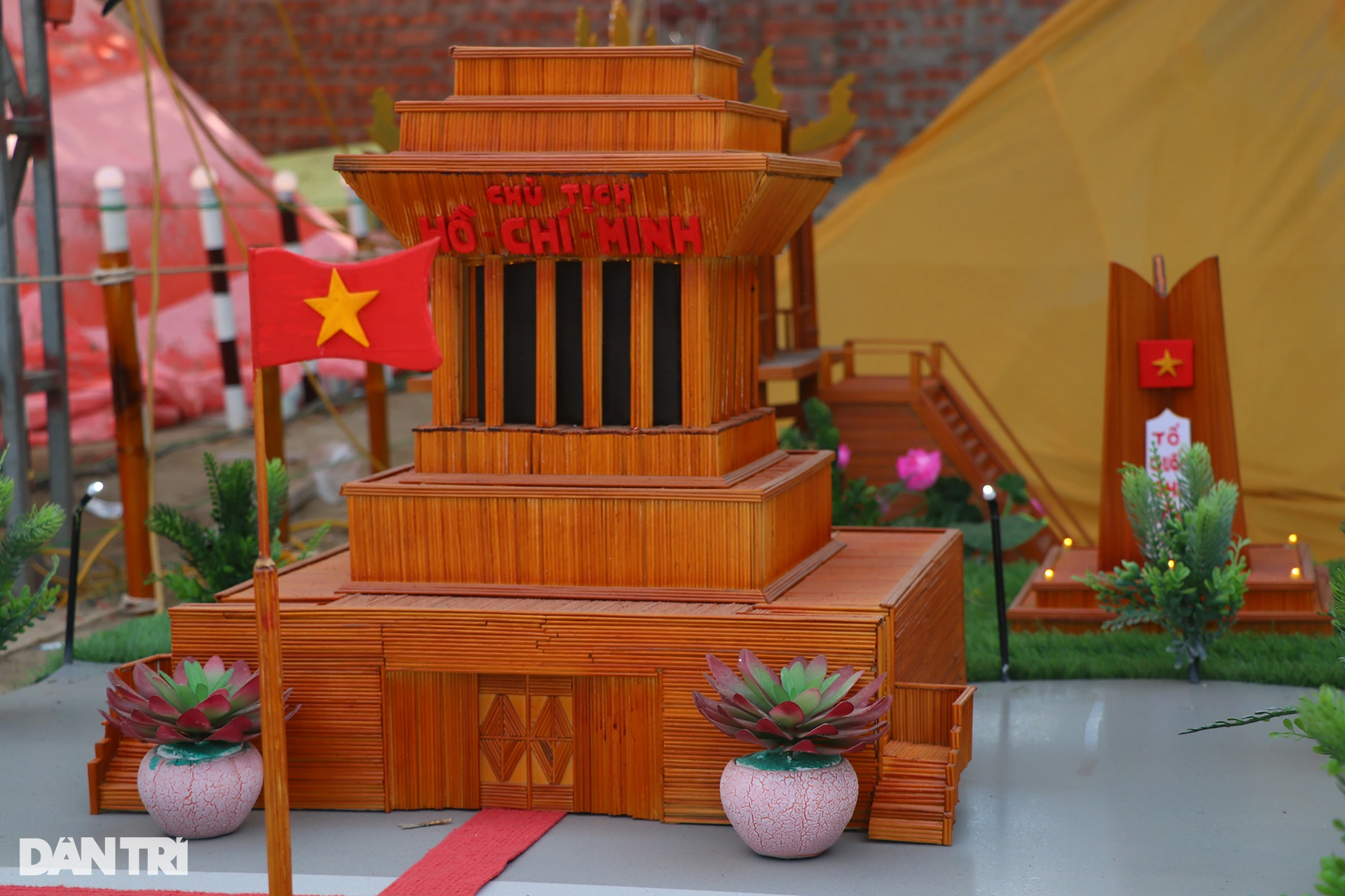Ngắm sản phẩm làng nghề thi tài tại hội trại 5 năm tổ chức một lần - 6 Ngắm sản phẩm làng nghề thi tài tại hội trại 5 năm tổ chức một lần - 6