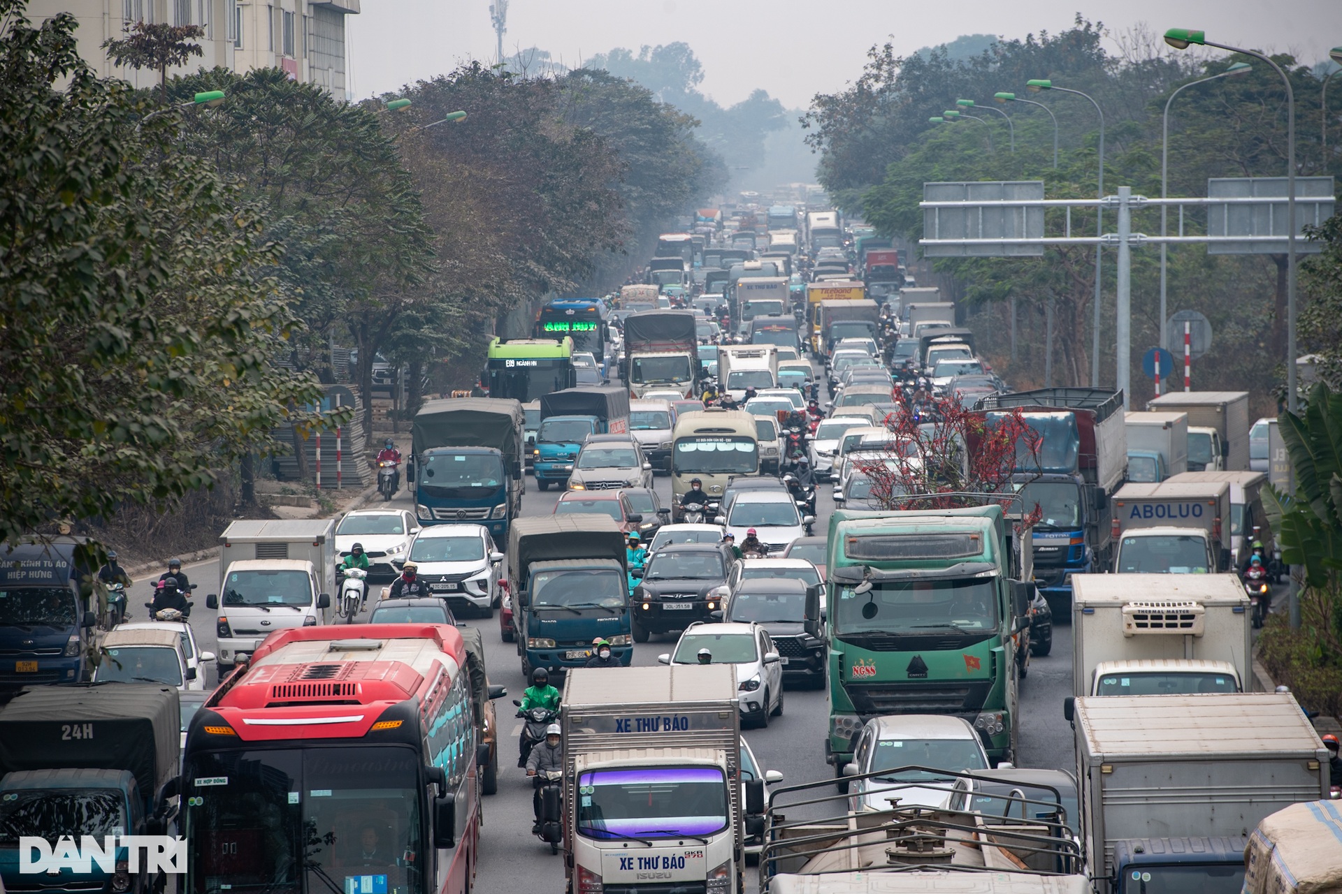 Hình ảnh so sánh trước và sau Tết: Giao thông dễ thở, ùn tắc giảm dần - 5