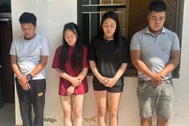 Phát hiện 2 cặp nam nữ dùng hàng cấm trên ô tô giữa đèo vắng