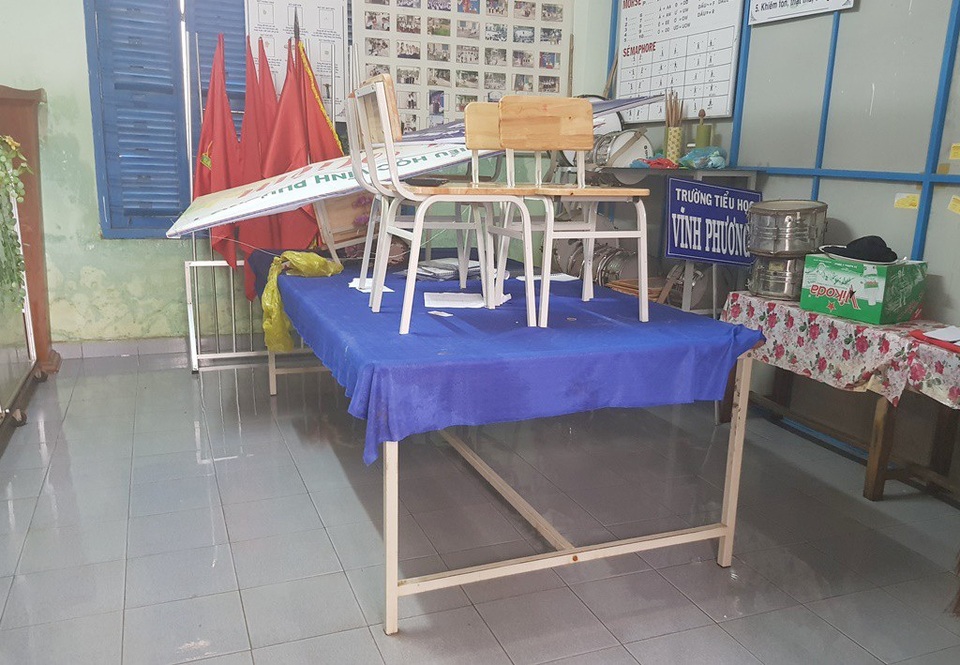 Học sinh Khánh Hòa nghỉ học ngày mai để tránh bão số 12 - 1 Học sinh Khánh Hòa nghỉ học ngày mai để tránh bão số 12 - 1