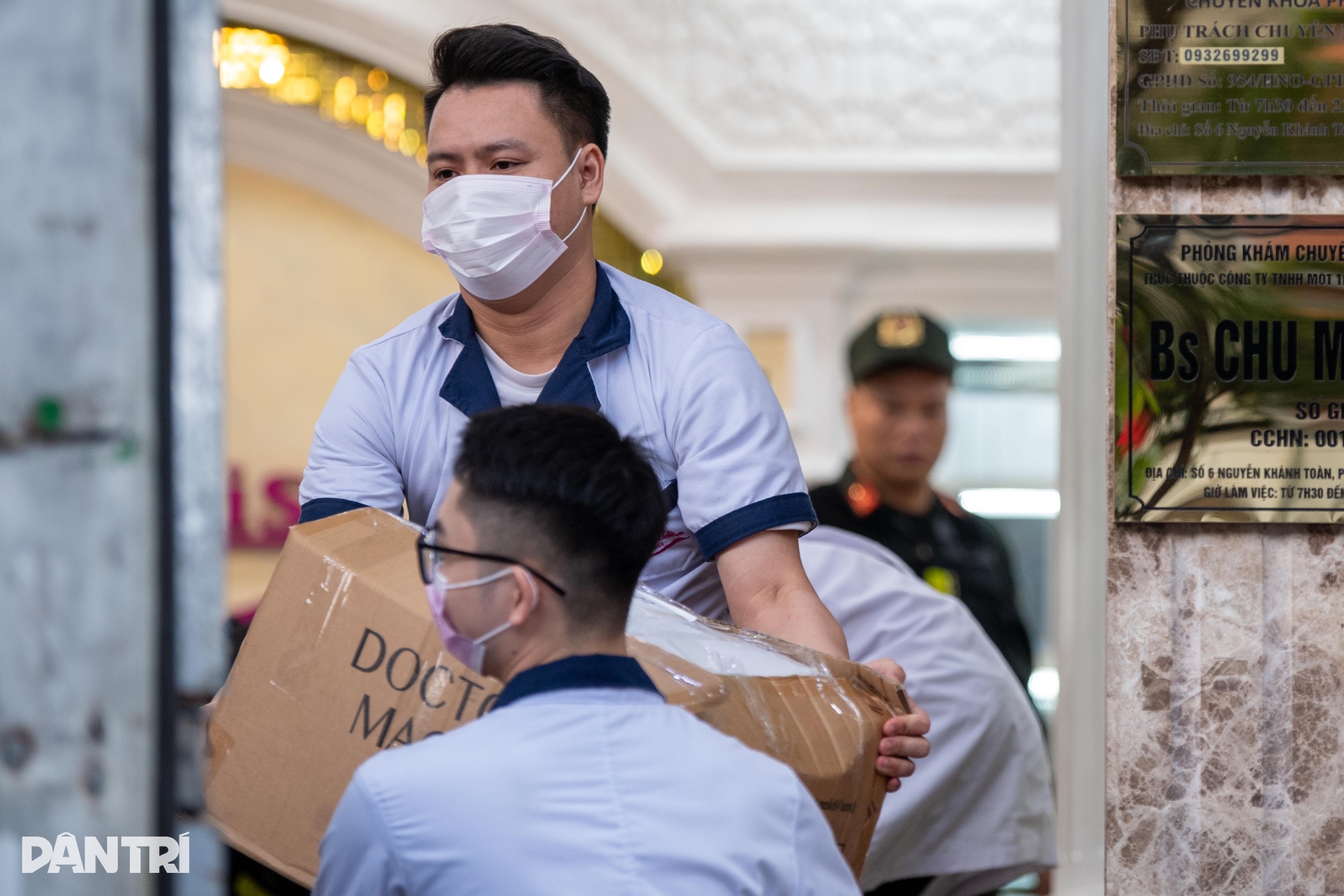 Cảnh sát chuyển hàng trăm thùng đồ rời Mailisa Hà Nội sau 7 tiếng làm việc - 7 Cảnh sát chuyển hàng trăm thùng đồ rời Mailisa Hà Nội sau 7 tiếng làm việc - 7