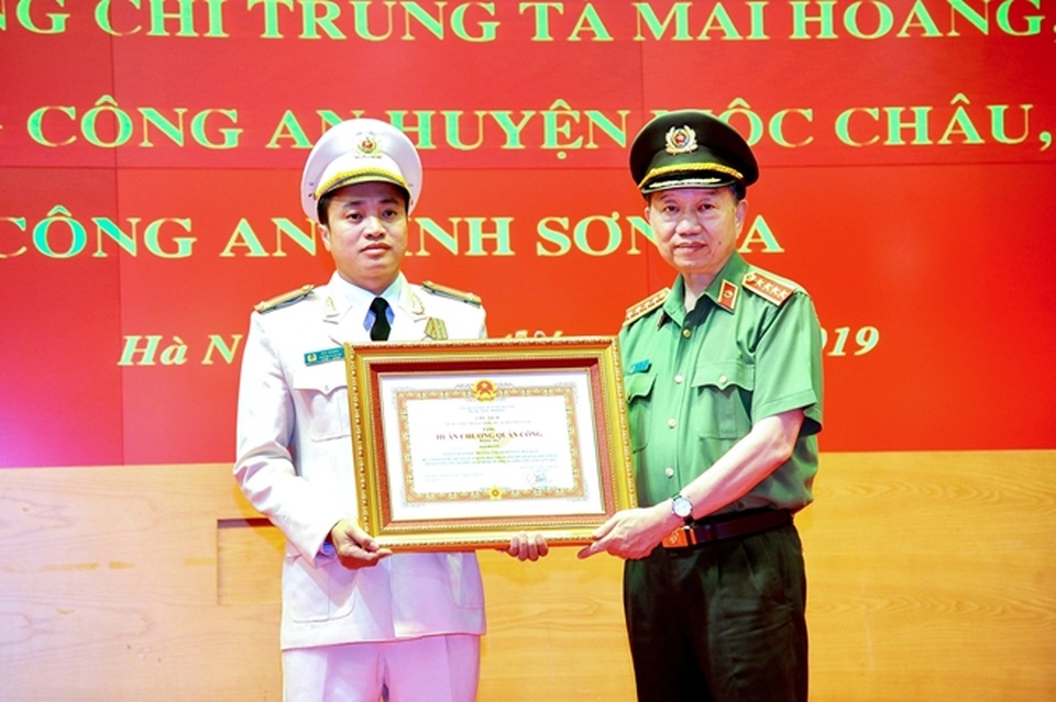 2 Tướng và 1 Trung tá công an được đề nghị phong Anh hùng - 2 2 Tướng và 1 Trung tá công an được đề nghị phong Anh hùng - 2