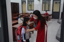 Nhiều phụ huynh Đà Nẵng "quay xe" cho trẻ lớp 1 đi học ở phút… 89