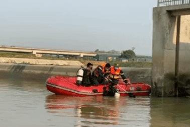 5 học sinh đuối nước trên sông, tìm thấy 2 thi thể