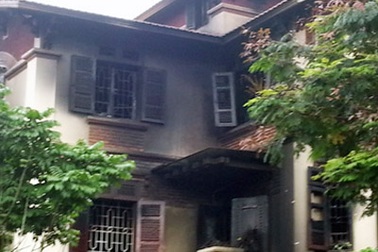 Hà Nội: Biệt thự cháy dữ dội trong đêm