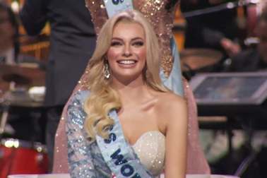 Phút đăng quang của Hoa hậu Thế giới 2021