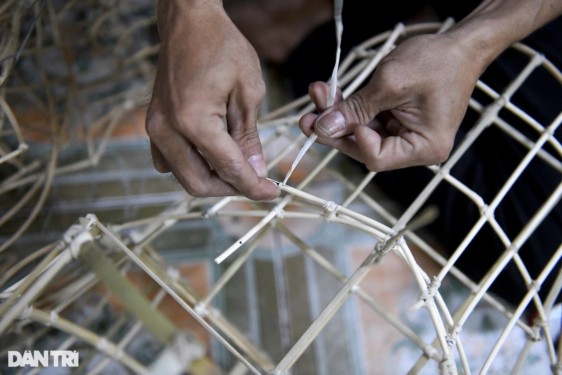 Xưởng đầu lân ở TPHCM tất bật sản xuất dịp Tết, thu trăm triệu mỗi tháng - 3 Xưởng đầu lân ở TPHCM tất bật sản xuất dịp Tết, thu trăm triệu mỗi tháng - 3