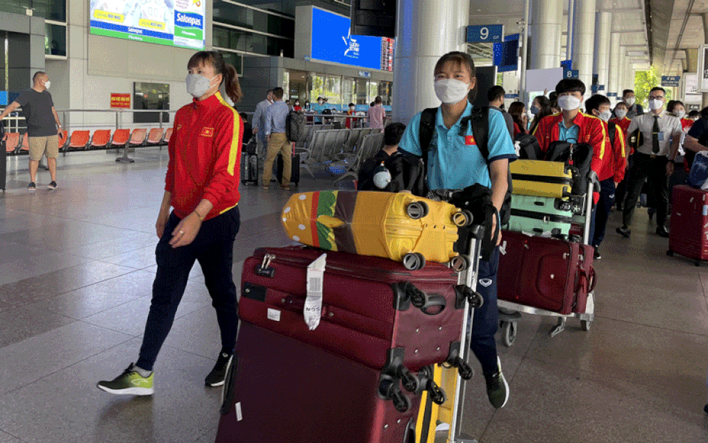 Đội tuyển nữ Việt Nam về nước sau khi kết thúc giải Đông Nam Á - 1 Đội tuyển nữ Việt Nam về nước sau khi kết thúc giải Đông Nam Á - 1