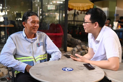 Gặp người hùng cứu tài xế kẹt trong ô tô đang cháy trên cầu Phú Mỹ