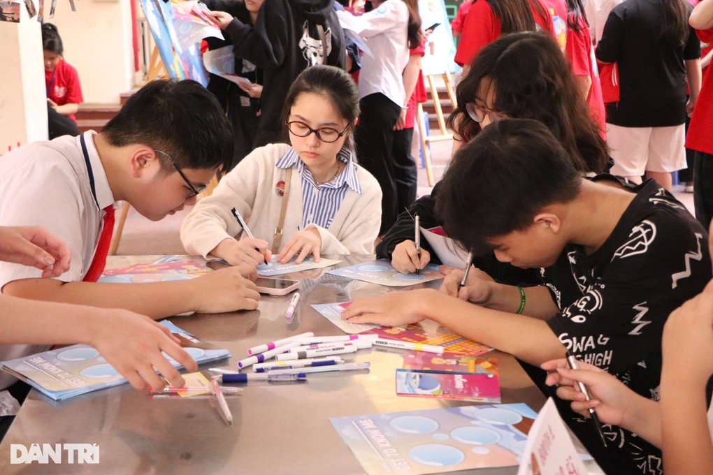 Sĩ tử lớp 9 được tiếp sức trước kỳ thi vào THPT đầy cam go - 1 Sĩ tử lớp 9 được tiếp sức trước kỳ thi vào THPT đầy cam go - 1