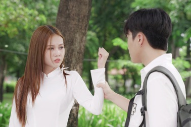 "Sao nhí" Bảo An rẽ hướng học Đại học Ngoại thương, từng bật khóc vì áp lực