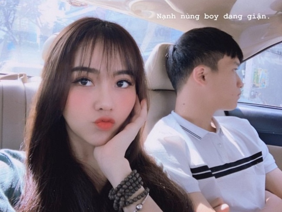 5 cặp đôi “chị ơi anh yêu em” nổi tiếng của làng bóng đá Việt - 7 5 cặp đôi “chị ơi anh yêu em” nổi tiếng của làng bóng đá Việt - 7
