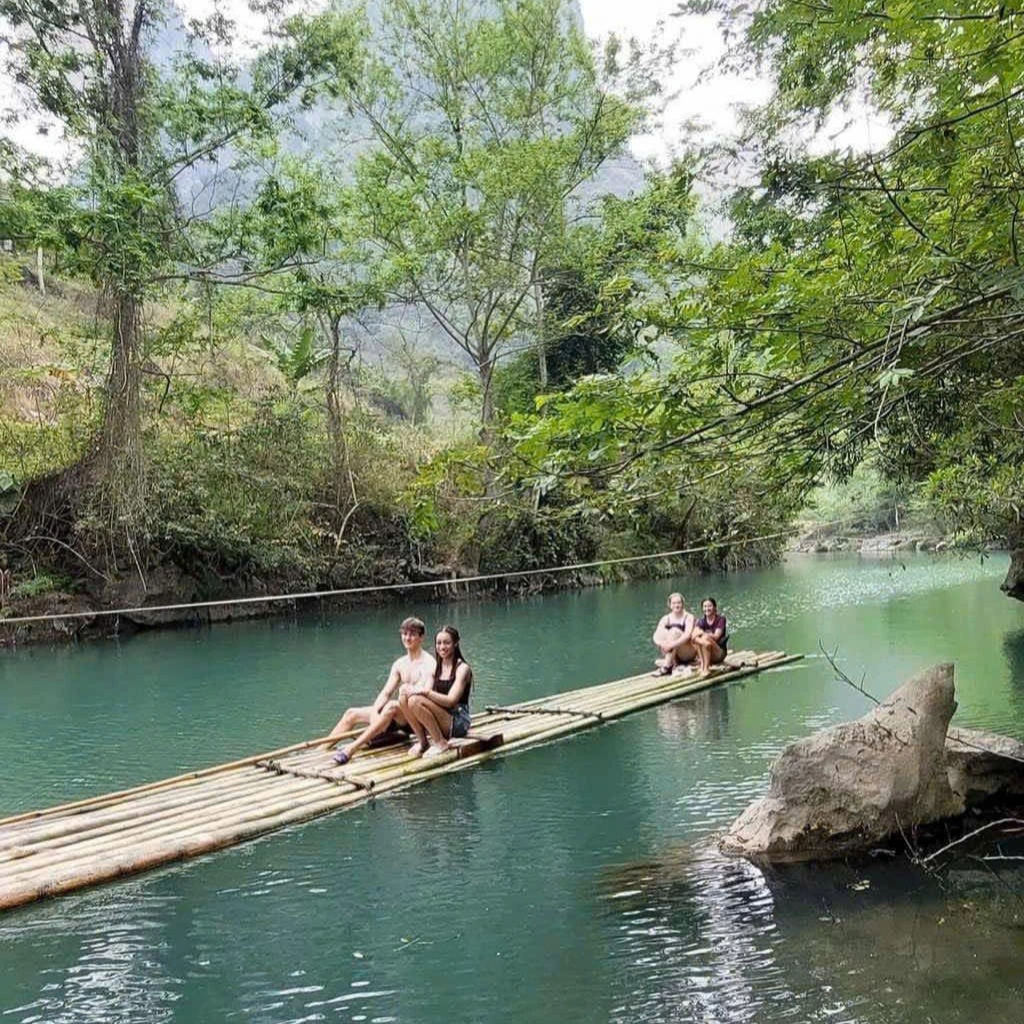 Khách Tây xếp hàng nhảy thác ở Hà Giang, chính quyền lên tiếng cảnh báo - 4