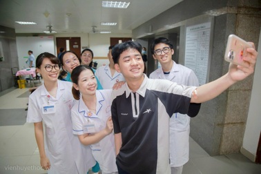 Nam sinh sáng chữa ung thư, tối giải đề đạt 28 điểm thi đại học