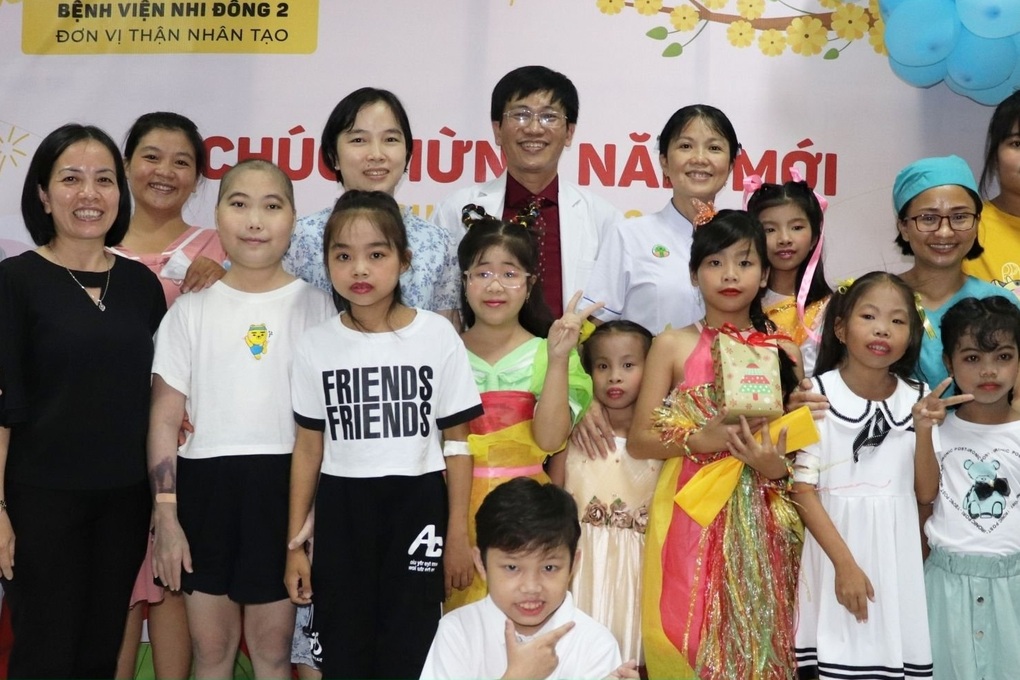 Giáng sinh xúc động của hàng chục trẻ suy thận giai đoạn cuối tại TPHCM - 3 Giáng sinh xúc động của hàng chục trẻ suy thận giai đoạn cuối tại TPHCM - 3