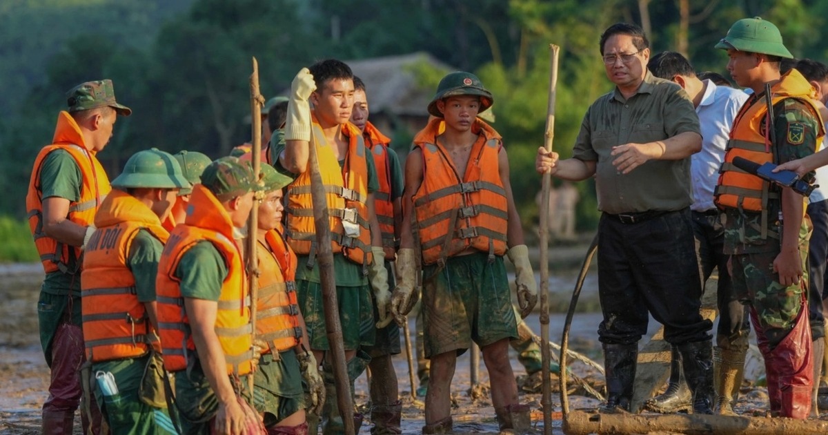 Thủ tướng yêu cầu các bộ, ngành địa phương tập trung khắc phục hậu quả thiên tai, bão lũ (Ảnh: Nguyễn Dương).